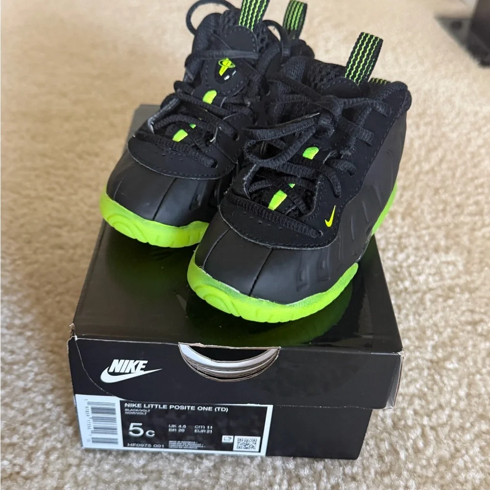 Nike Little Posite One sneakers w/black Foam posite & Volt